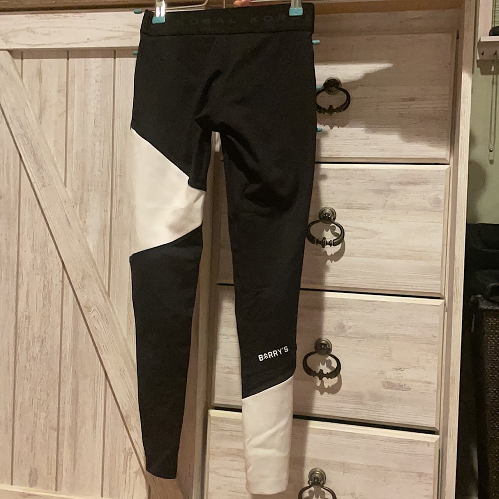 Barry’s Bootcamp Leggings - Picture 2 of 6